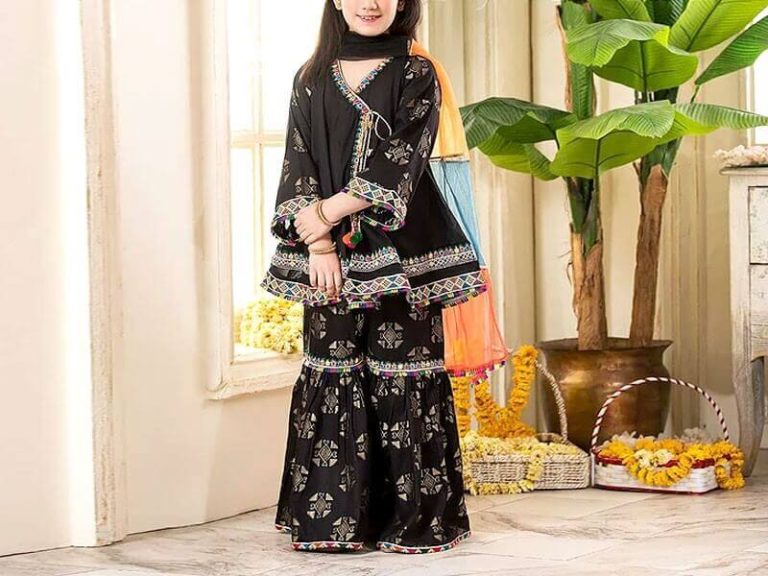 Popular Brands Offering Khaddar Suits For Pakistani Girls